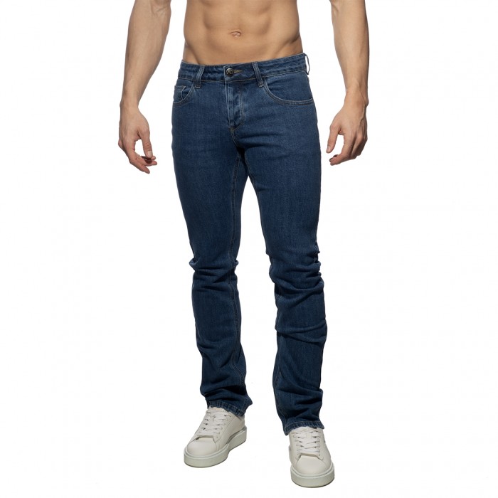 STRAIGHT-LEG JEANS