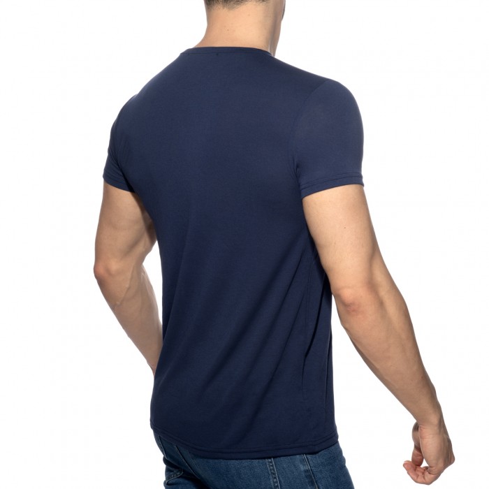 BASIC V-NECK T-SHIRT
