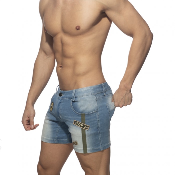SHORT JEANS WITH PATCHES