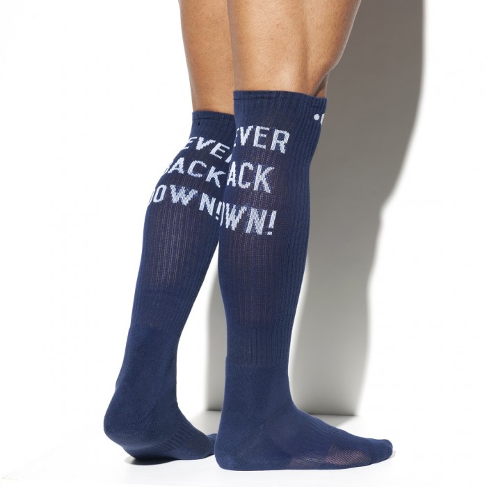 SCK09 NEVER BACK DOWN SOCKS