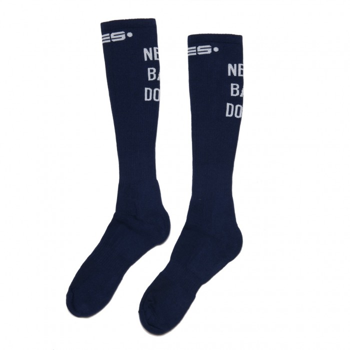 SCK09 NEVER BACK DOWN SOCKS